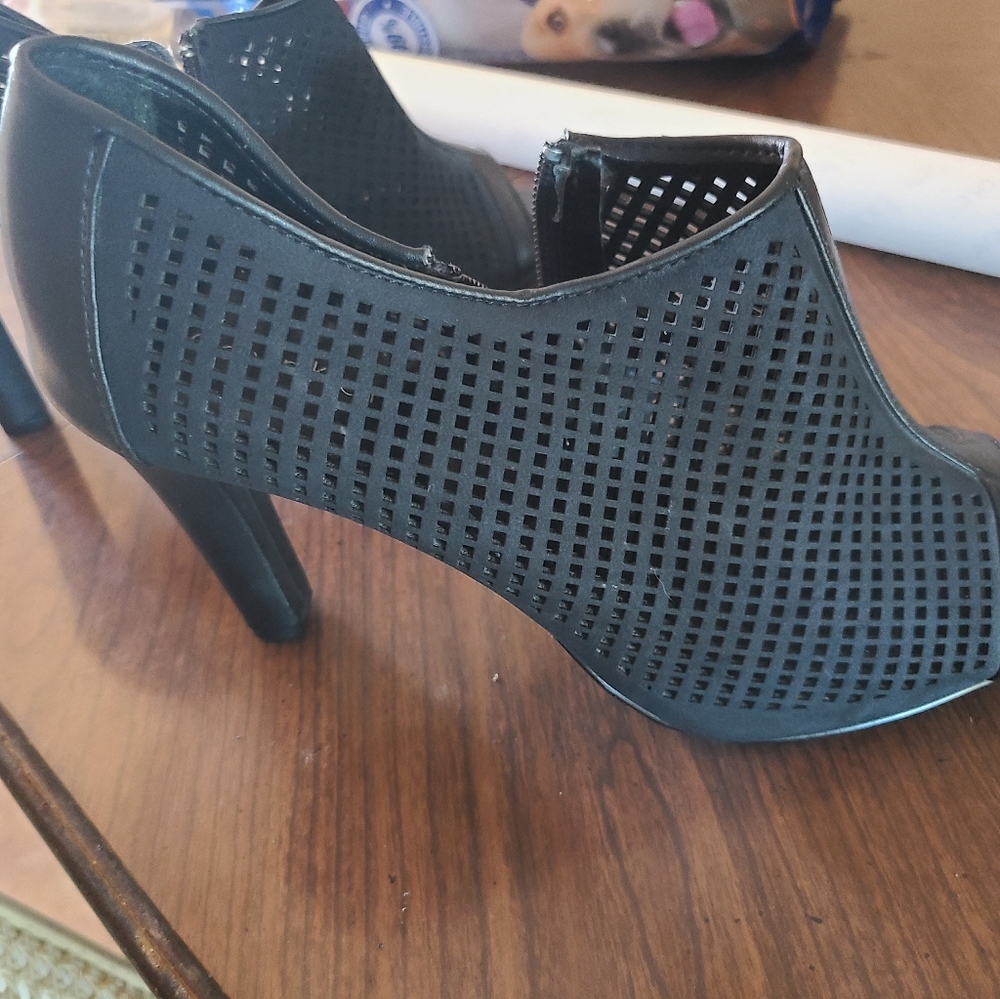 Calvin Klein, Black, Size 8 Boots